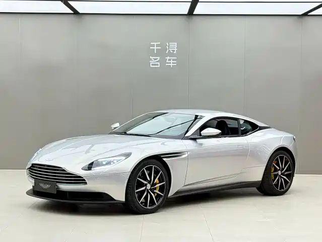 Aston Martin DB11