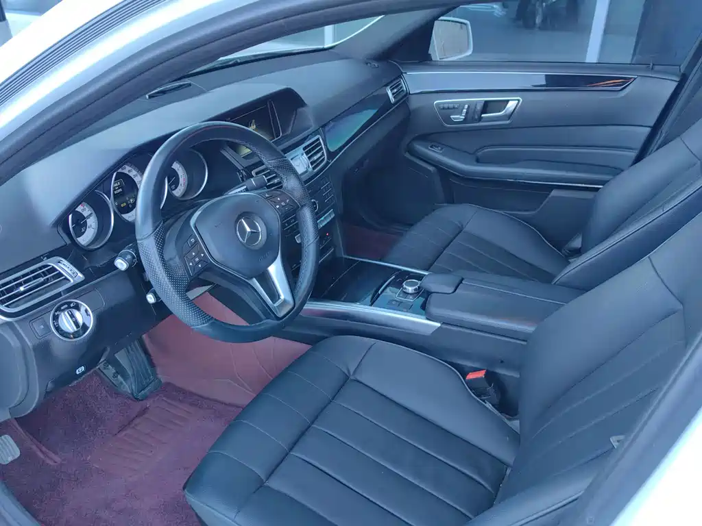 Mercedes-Benz E-Class — миниатюра 6