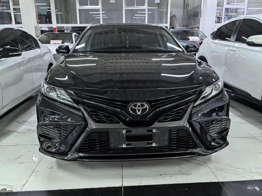 Toyota Camry 2022 2.0S