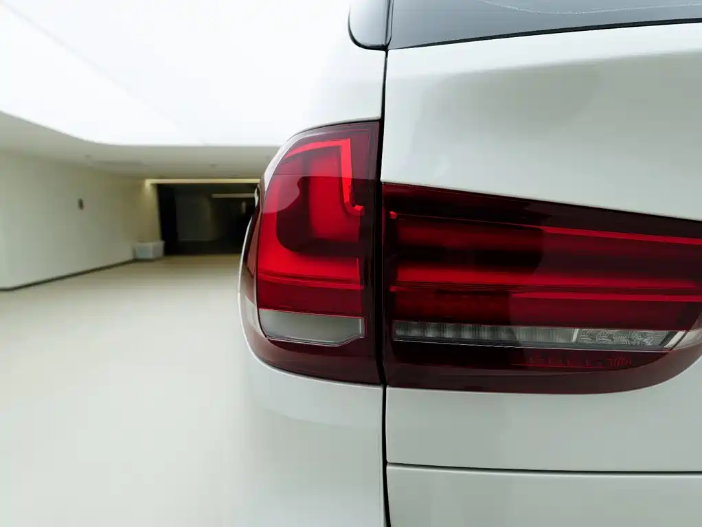 BMW X5 (Import) — миниатюра 10
