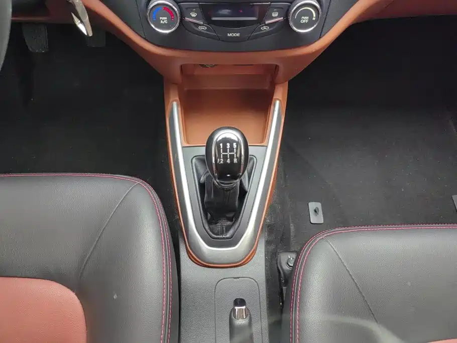 Geely King Kong — миниатюра 16