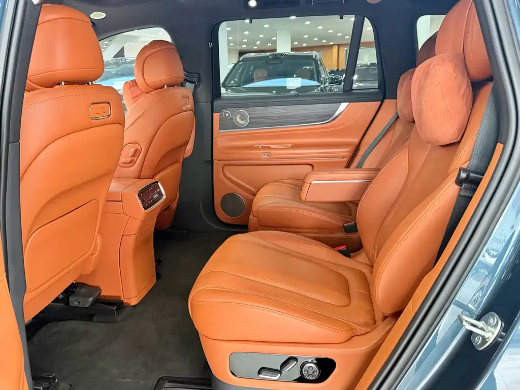 AITO ASK THE WORLD M9