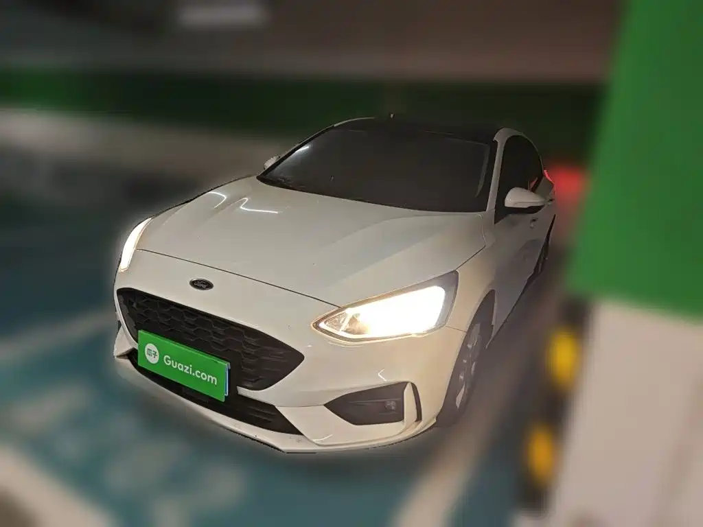 Ford Focus 2020 EcoBoost 180 AT
