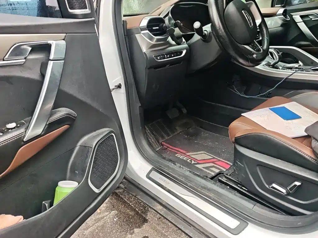 Geely Binyue — миниатюра 17