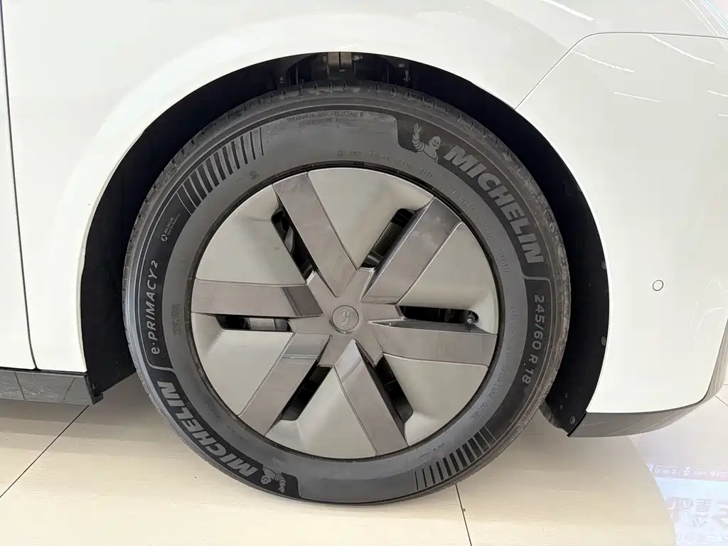 Li Auto Li MEGA — миниатюра 23