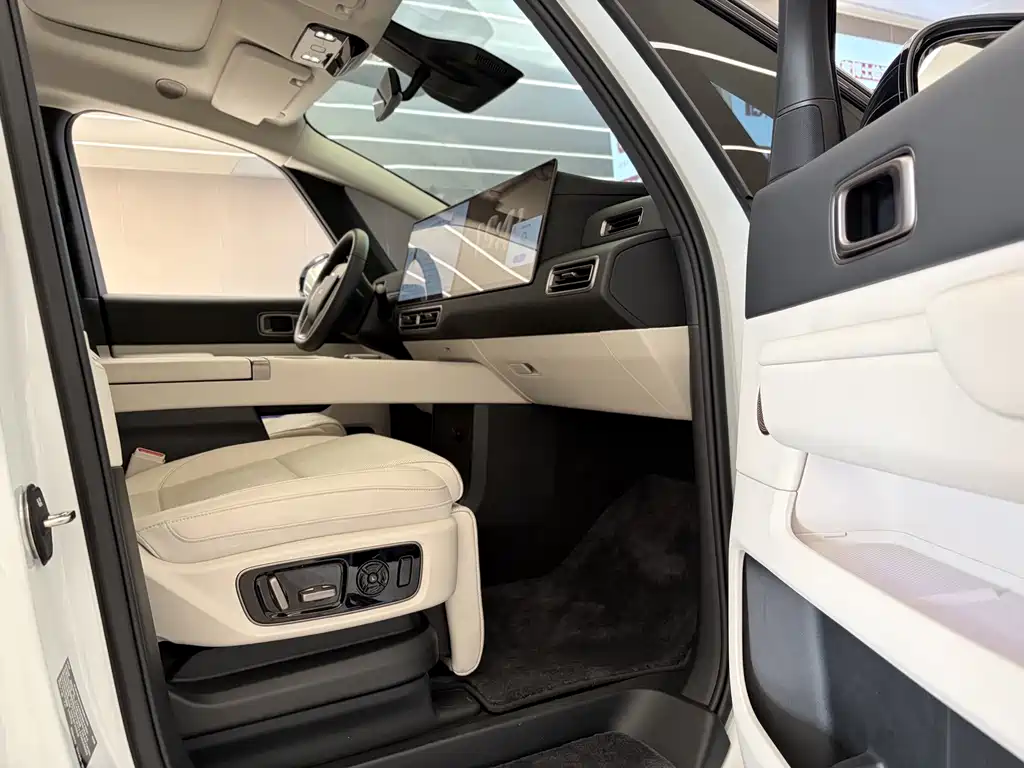 Li Auto Li MEGA — миниатюра 22