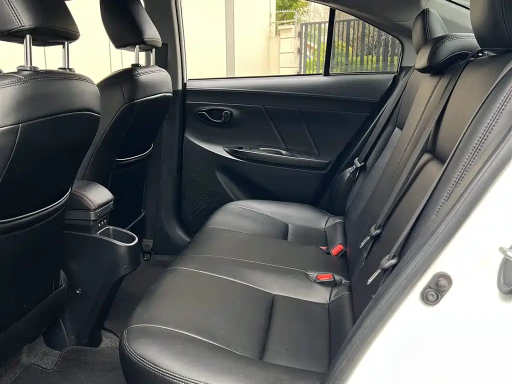 TOYOTA YARIS L TO ENJOY