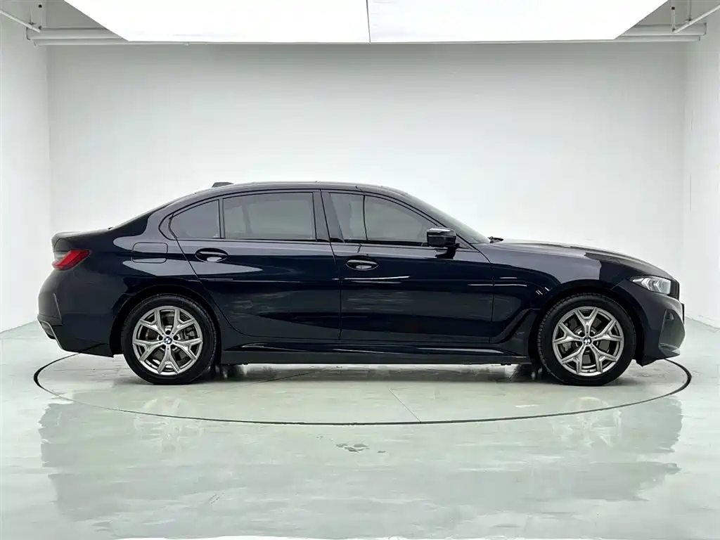 BMW i3 2025 eDrive 35 L