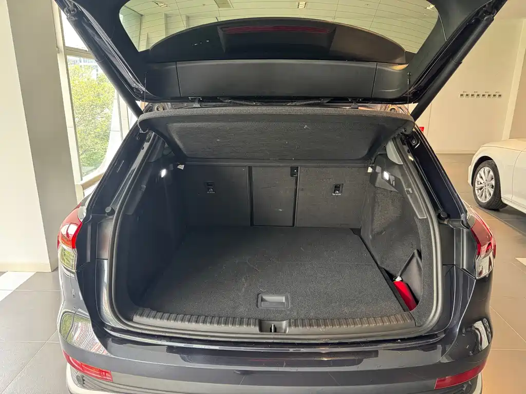 Audi Q4 e-tron — миниатюра 7