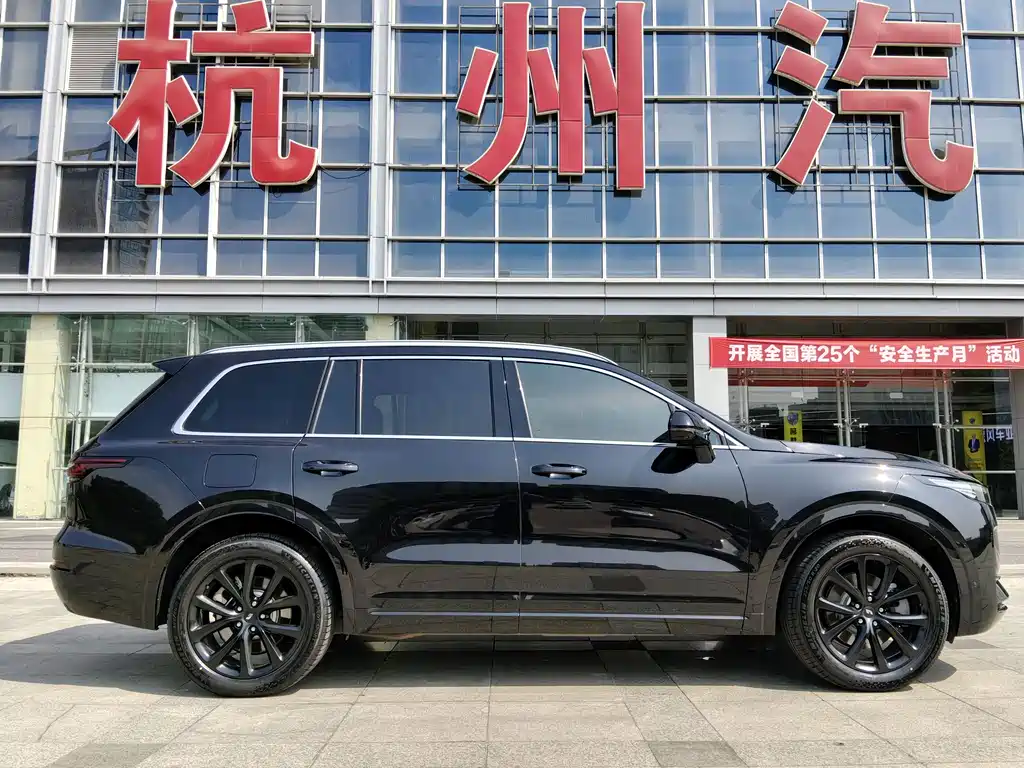 Li Auto ONE 2021 6 мест