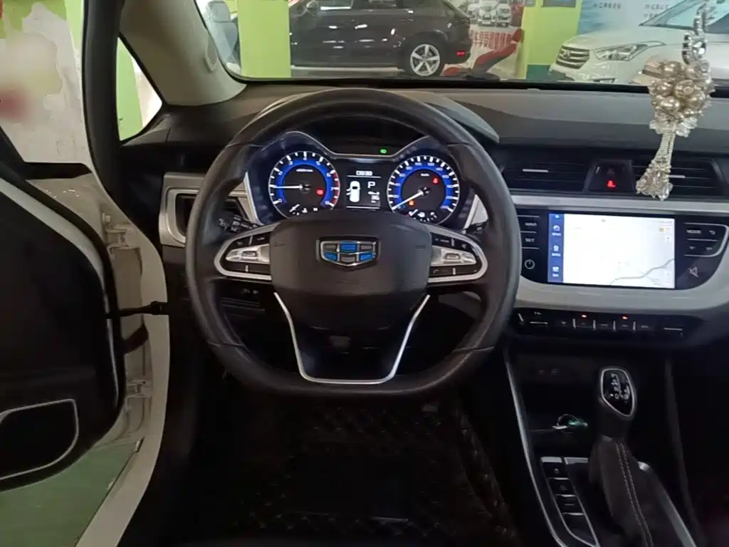 Geely Vision X3 — миниатюра 11