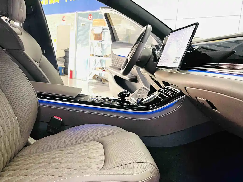 BYD Han — миниатюра 7