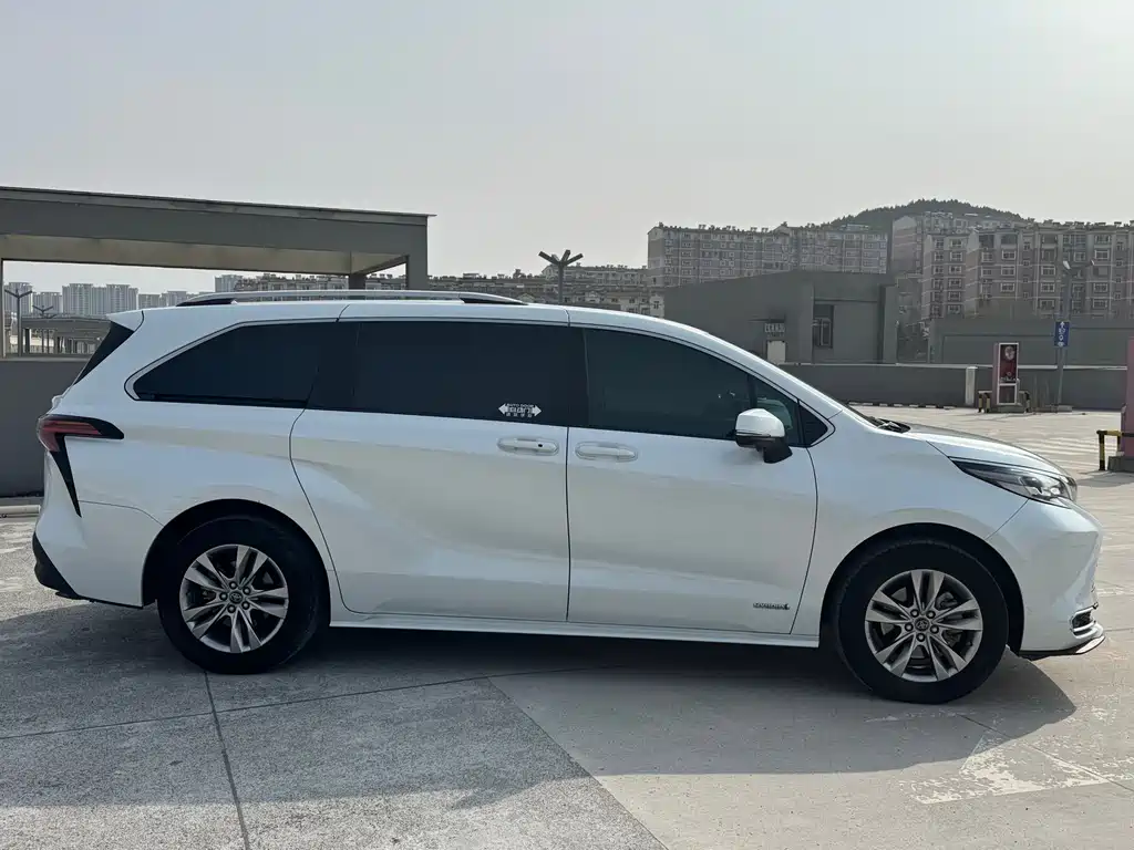 Toyota Sienna 2023 2.5L Comfort