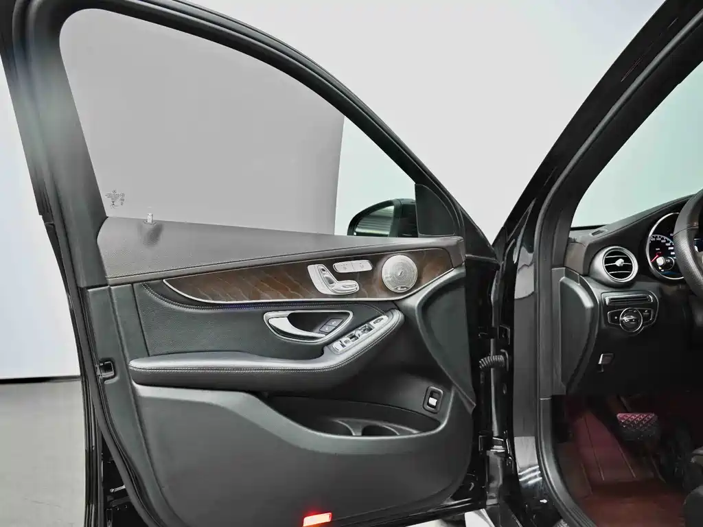 Mercedes-Benz GLC — миниатюра 31