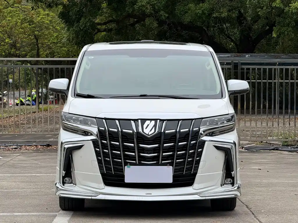 Купить Toyota Alphard