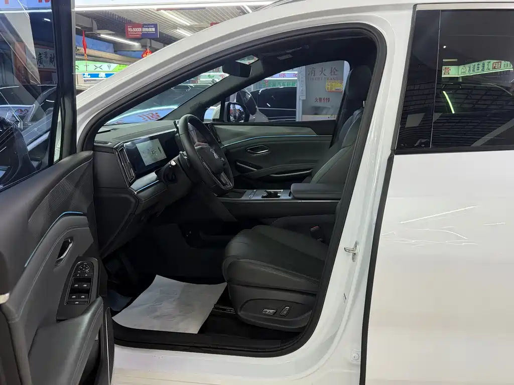 BYD L DM-i — миниатюра 7