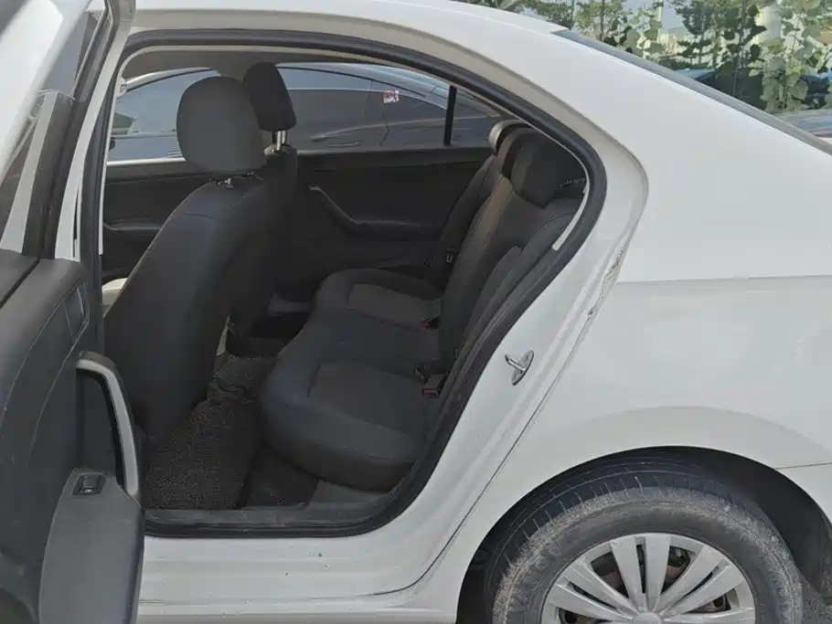 Volkswagen Santana — миниатюра 11