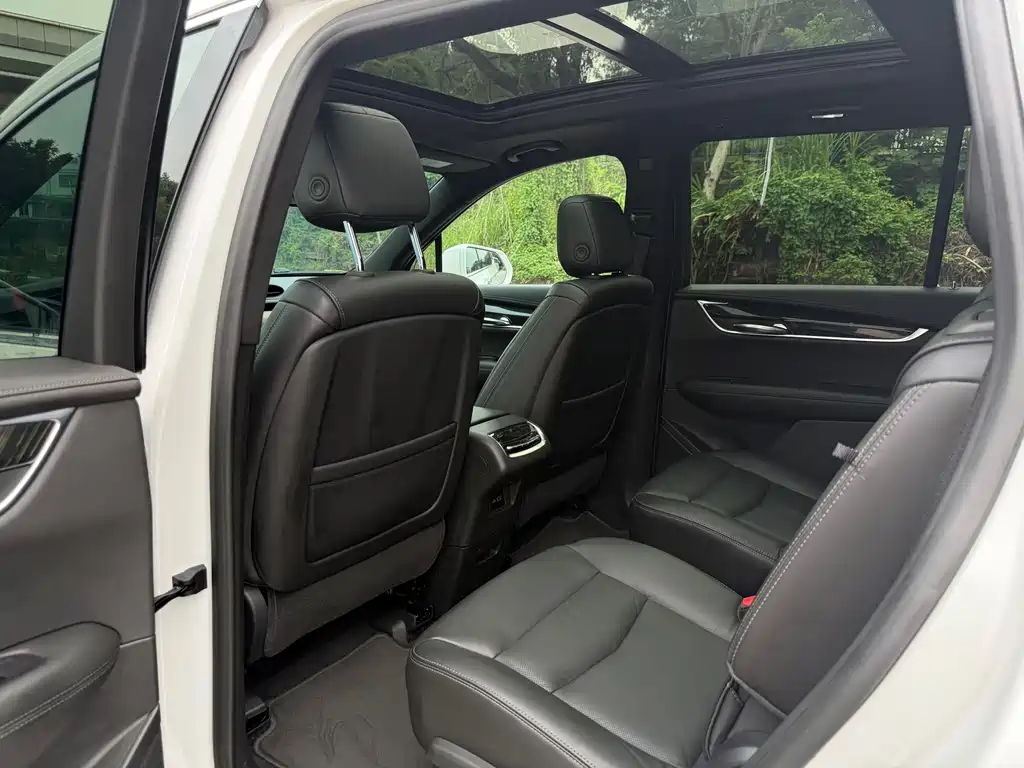 Cadillac XT6 — миниатюра 6