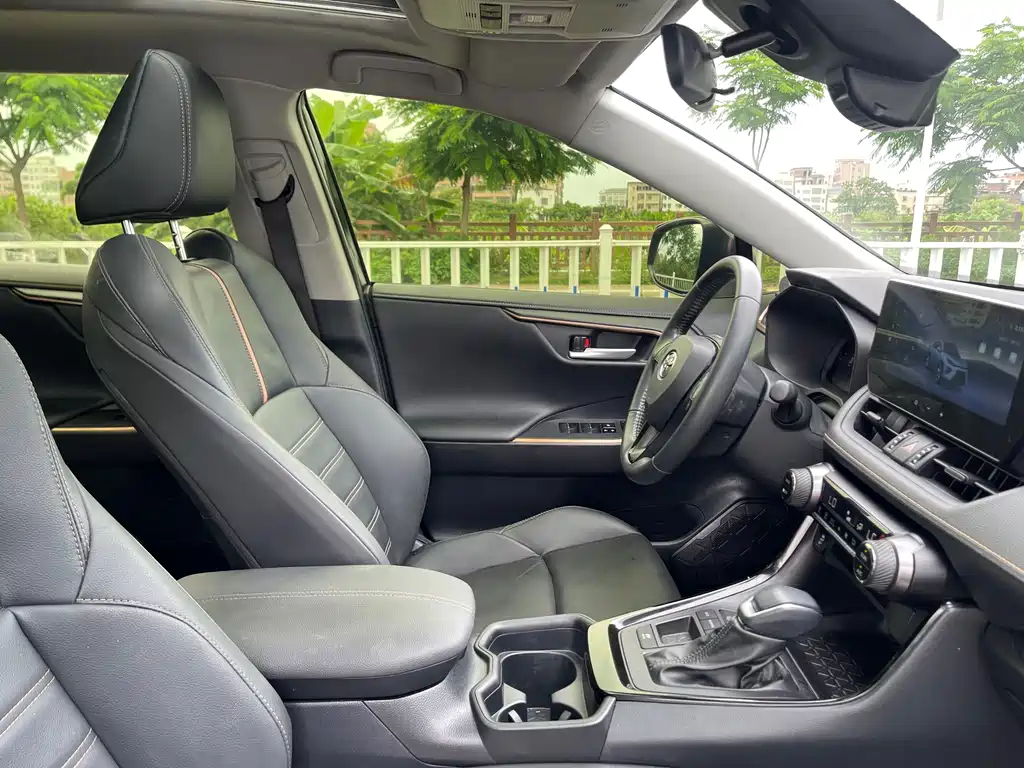 Toyota Wildlander 2024 2.5L E-CVT Luxury PLUS