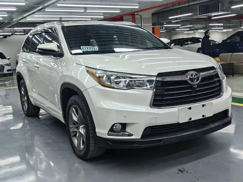 TOYOTA HIGHLANDER