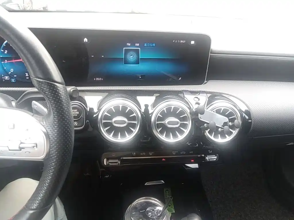 Mercedes-Benz CLA (Import) — миниатюра 13