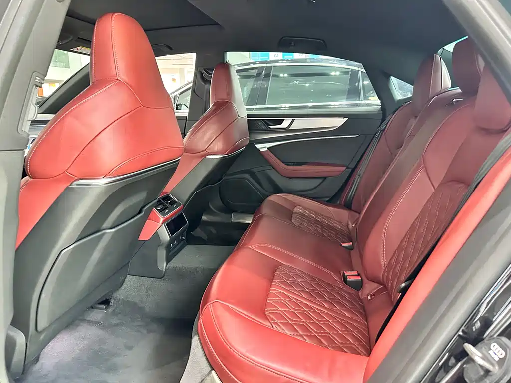Audi A7L 2024 45 TFSI quattro S-line