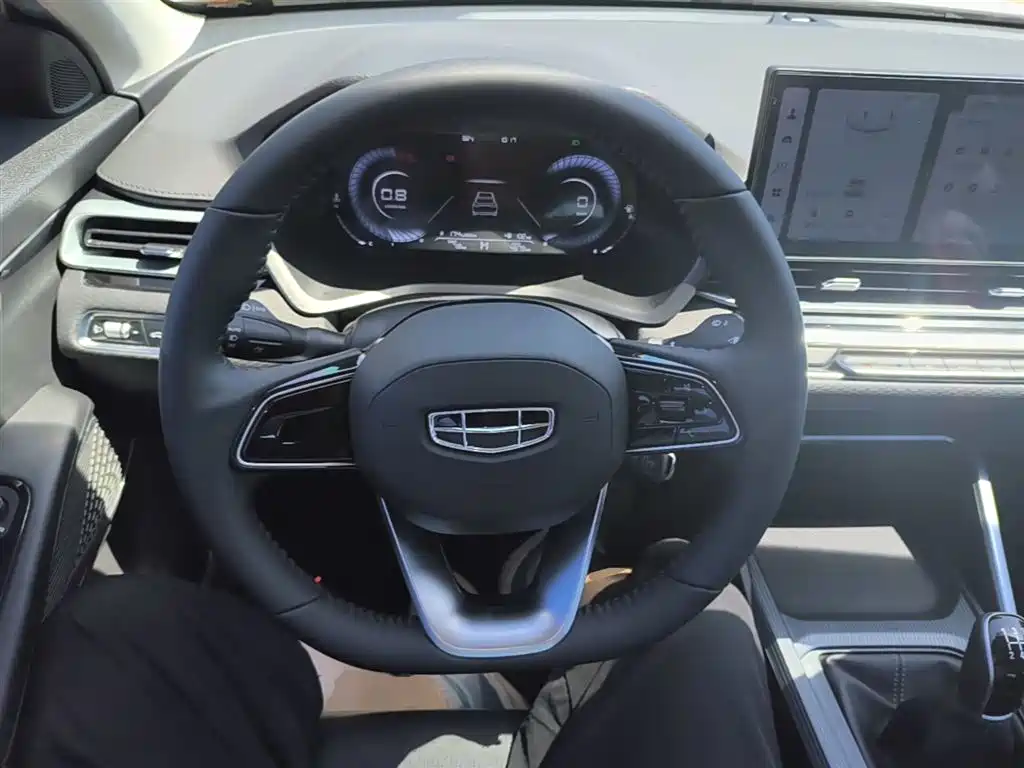 Geely Emgrand 2023 4 Champion 1.5L MT Luxury