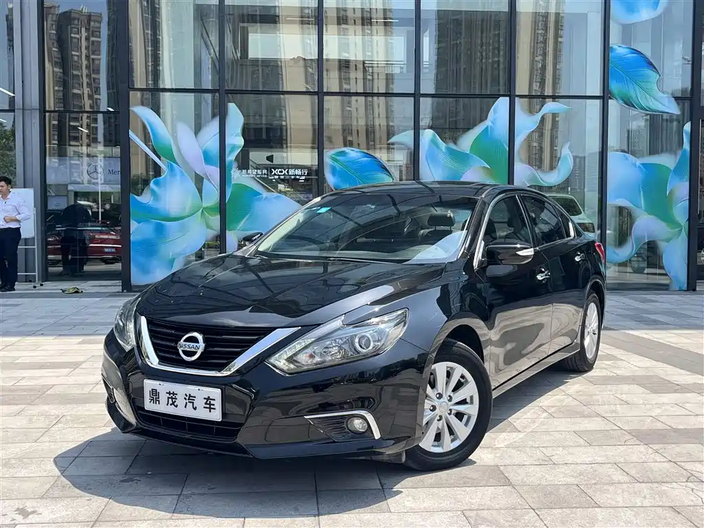 Купить Nissan Teana