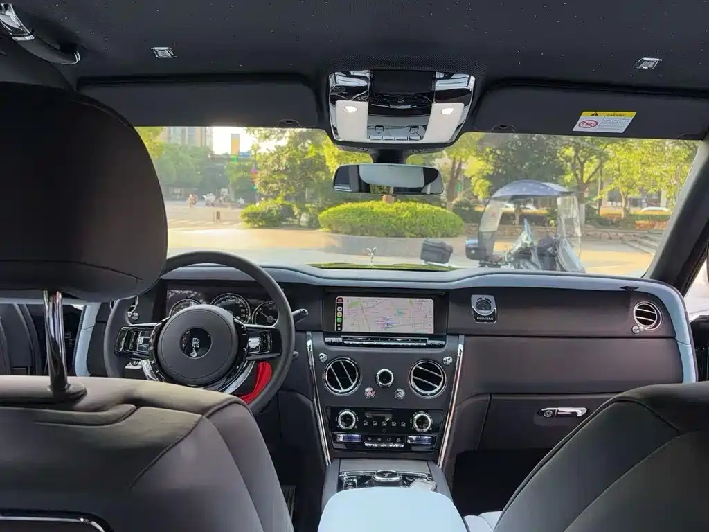 Rolls-Royce Cullinan — миниатюра 5
