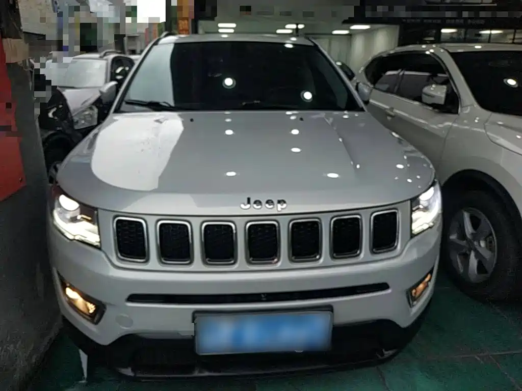 Jeep Compass — миниатюра 3