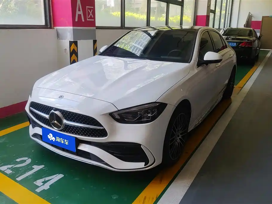 Mercedes-Benz C-Class 2024