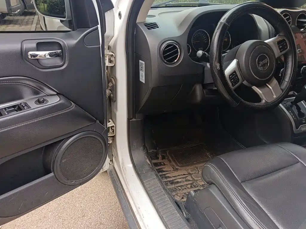 Jeep Compass (Import) — миниатюра 17