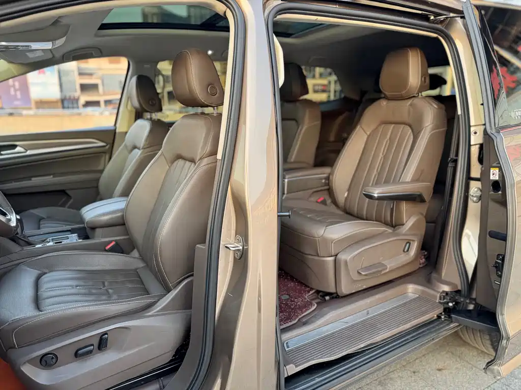 Volkswagen Viloran 2022 330TSI Luxury