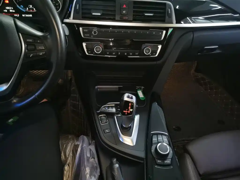 BMW 3 Series — миниатюра 14