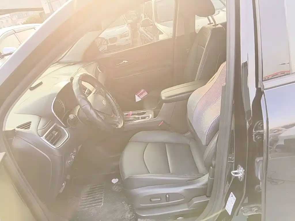 Chevrolet Equinox — миниатюра 15