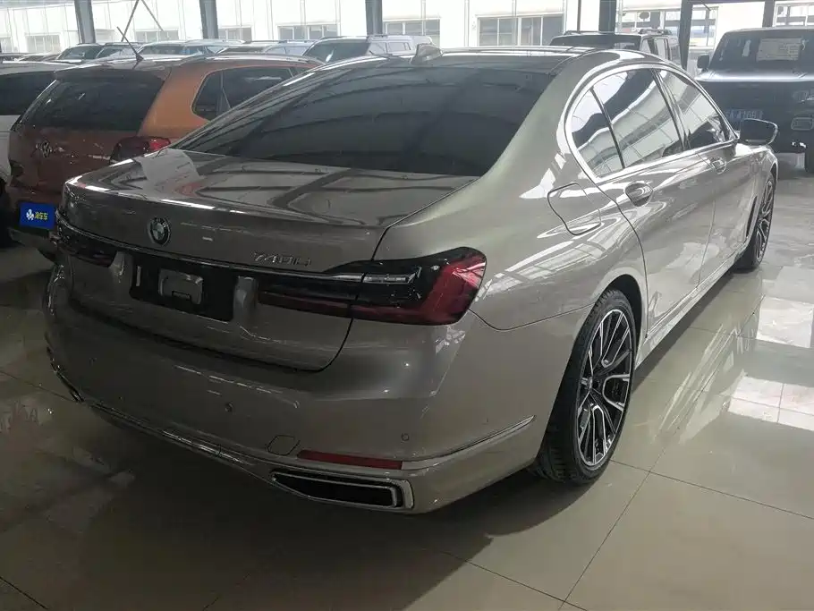 BMW 7 SERIES