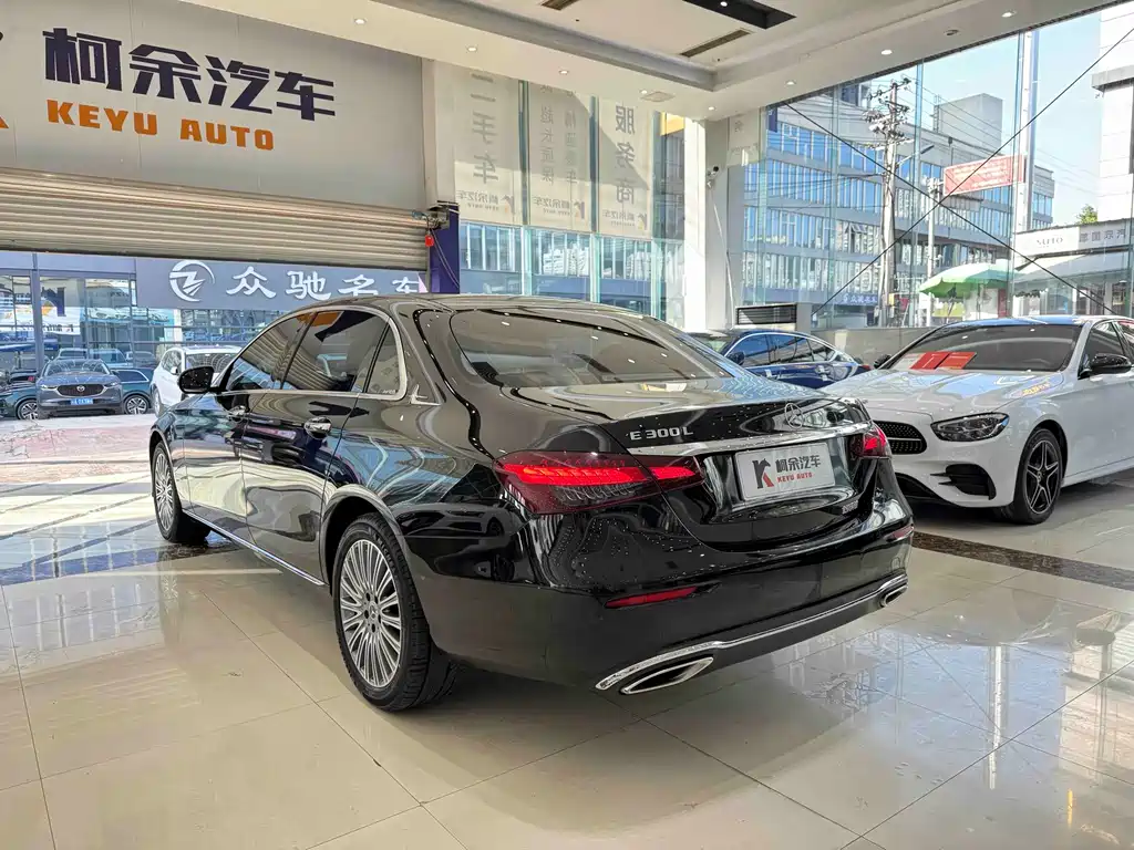 MERCEDES-BENZ E CLASS