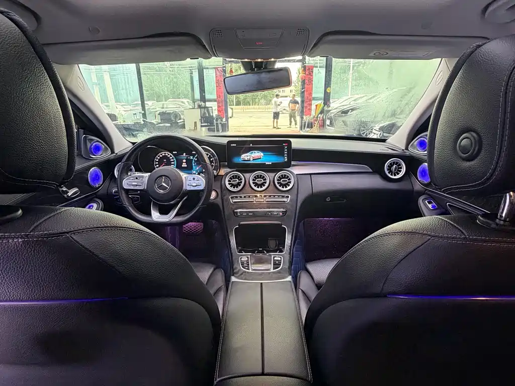 Mercedes-Benz C-Class — миниатюра 7