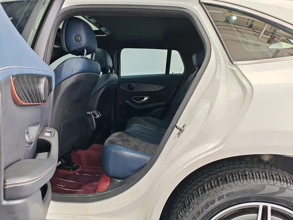 Mercedes-Benz EQC — миниатюра 12