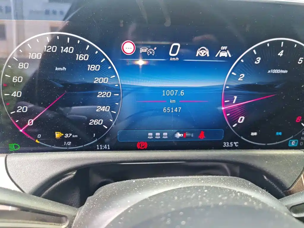 Mercedes-Benz E-Class — миниатюра 5