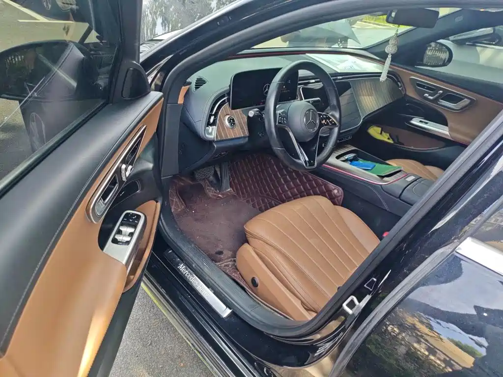 Mercedes-Benz E-Class — миниатюра 14