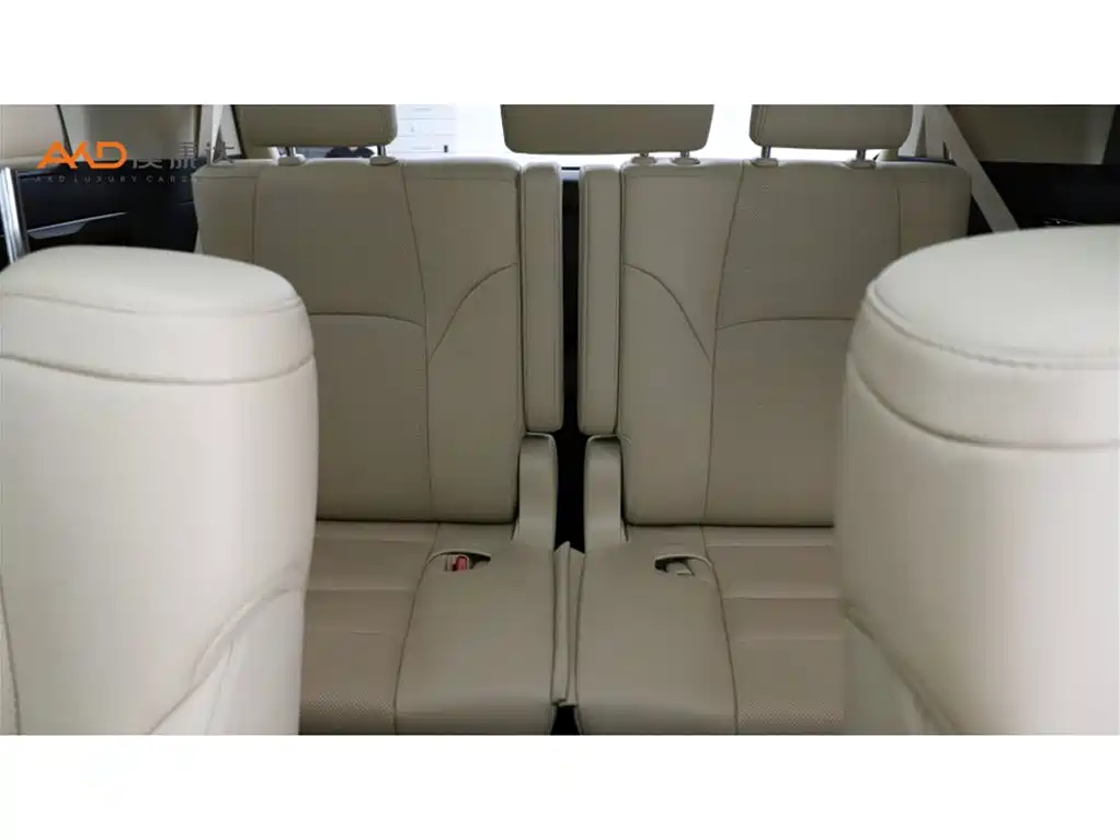 Toyota Alphard — миниатюра 9