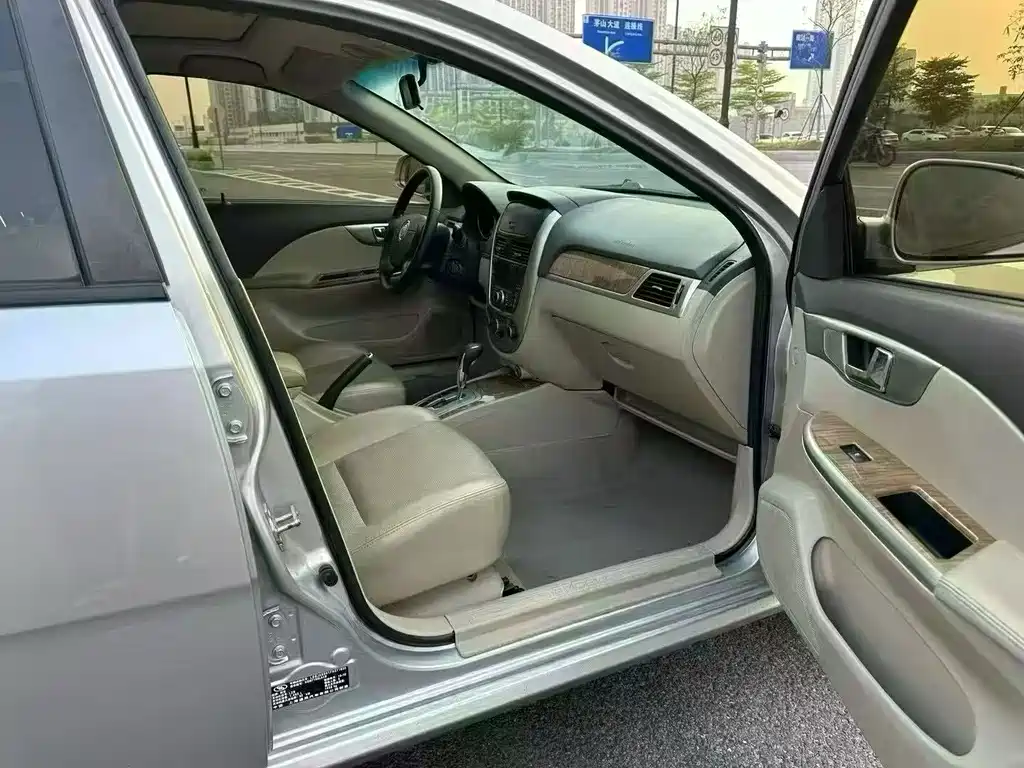 Buick Excelle 1.5L Auto Premium Type, фото 6