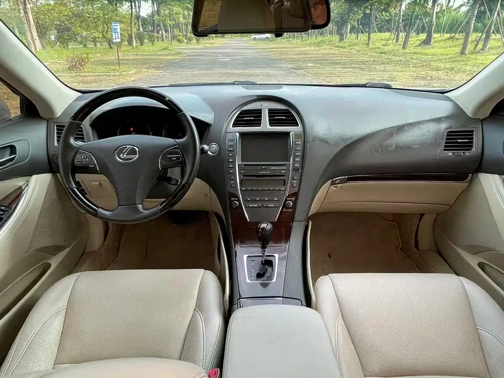 Lexus ES — миниатюра 16