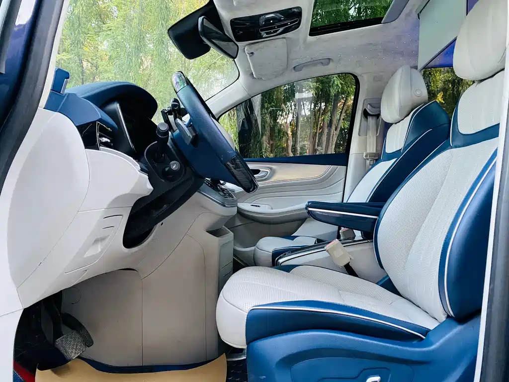 Roewe iMAX8 — миниатюра 5