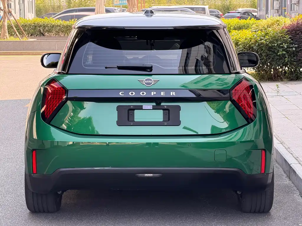 MINI MINI COOPER EV — миниатюра 7