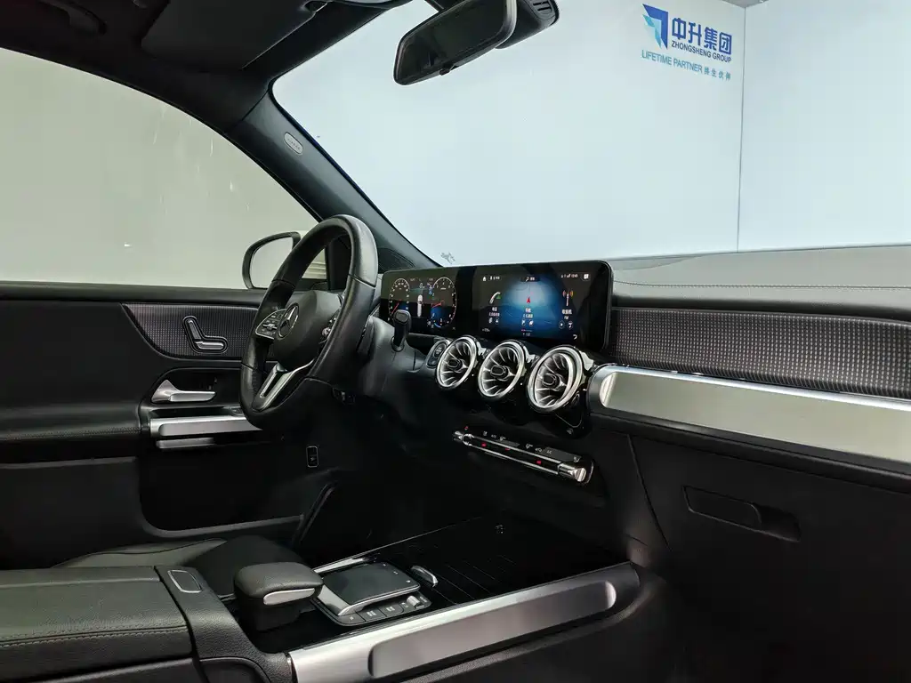 Mercedes-Benz GLB — миниатюра 15