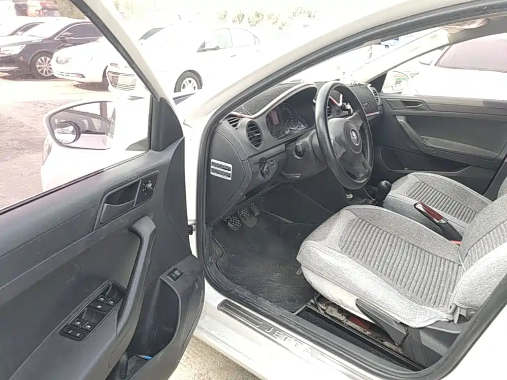 Volkswagen Jetta — миниатюра 16