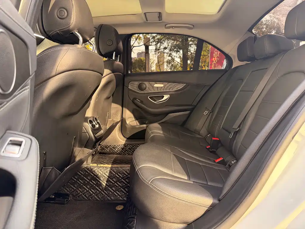 Mercedes-Benz C-Class — миниатюра 19