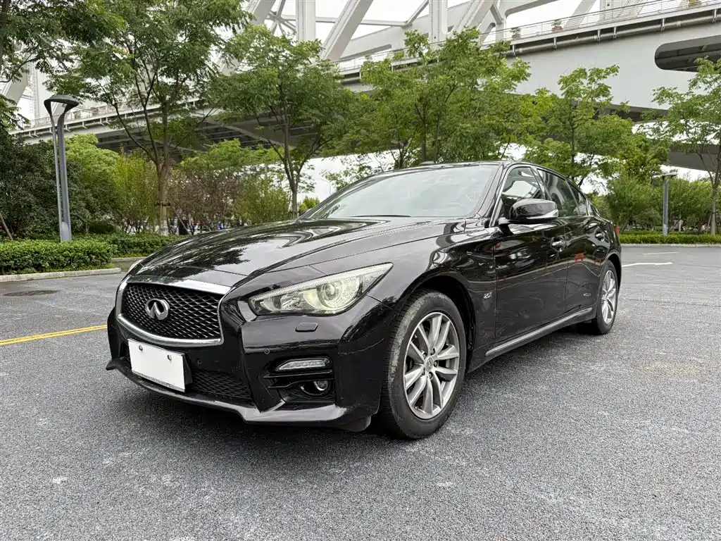 Купить Infiniti Q50L